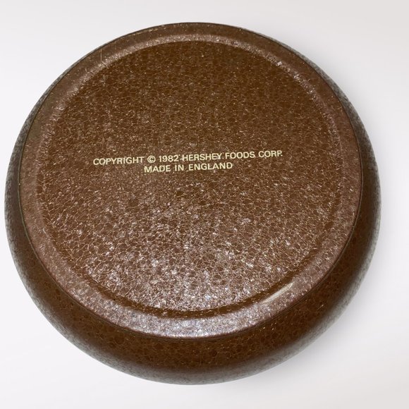 Vintage Hershey's Chocolate Round Tin Container Children Cake - Picture 4 of 4